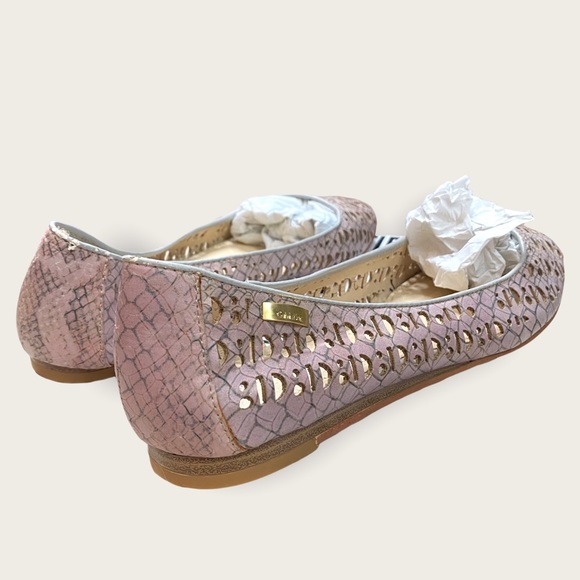 Calvin Klein [8M] Geometric Cut-Out Pink Snakeskin Print Round Toe Flats - Picture 11 of 14